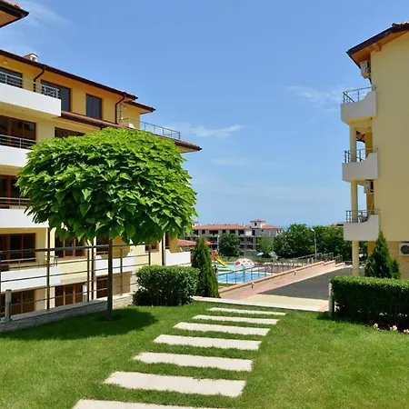 Splendid Sunny Seasons * Bjala